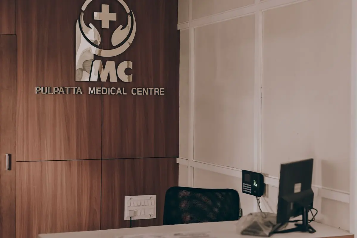 Recepción de un centro auditivo en planta baja, con acceso sin escalones