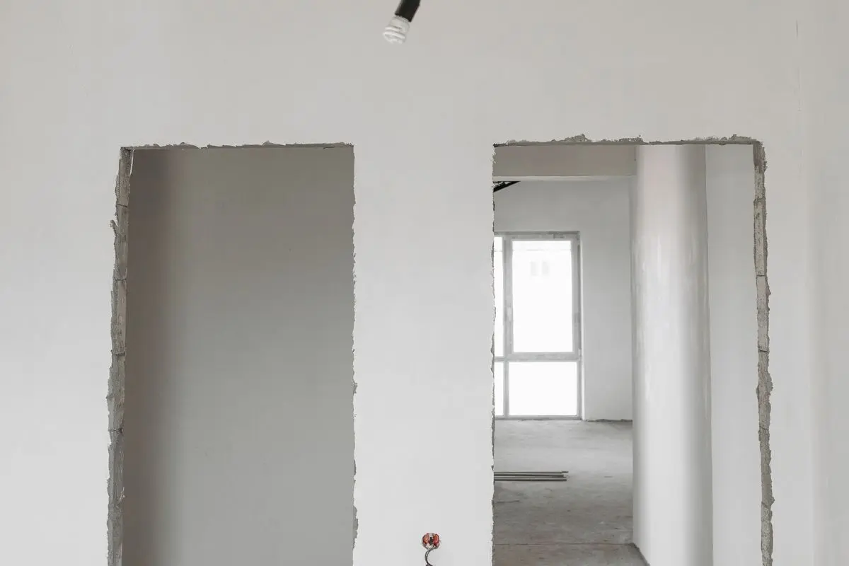 Piso de Vistalegre, Murcia, durante la fase de acabados de su reforma integral