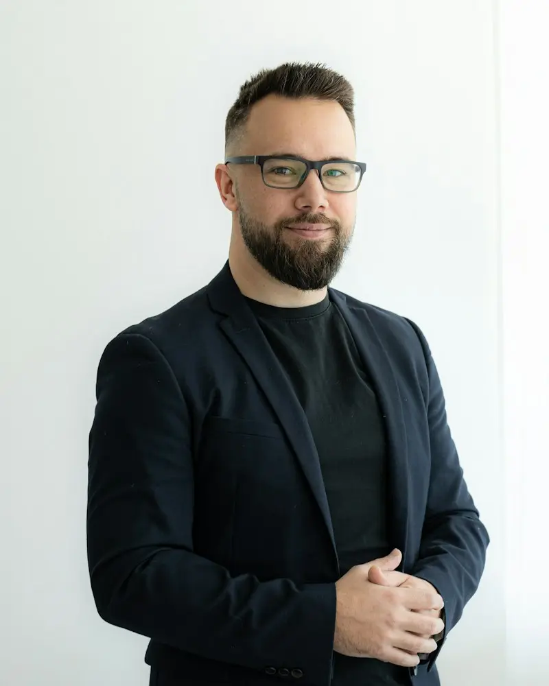 Retrato de Daniel Meseguer, responsable laboral de Hito Asesores, foto de ejemplo