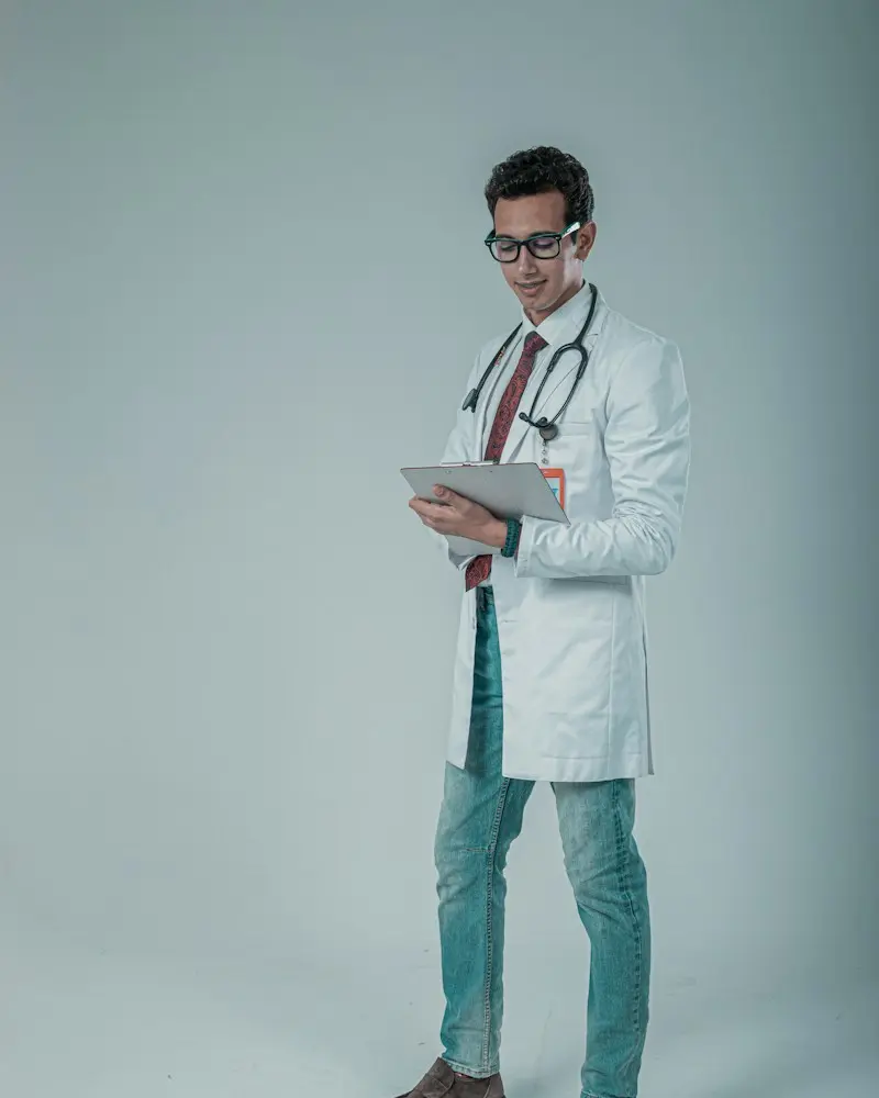 Dr. Andrés Lucena, de Fulcro Traumatología en Murcia